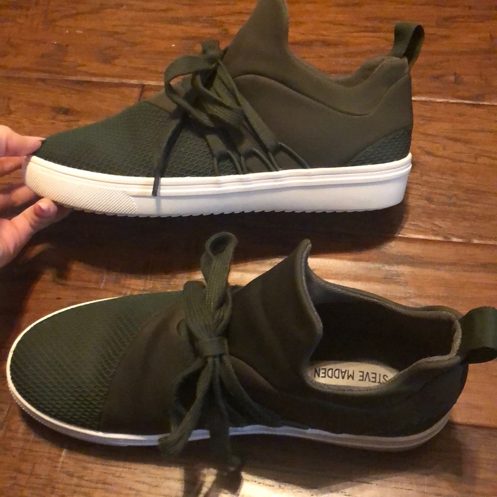 Steve Madden Woman’s Lancer Sneakers